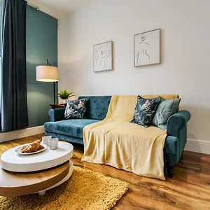 Sleek & Stylish In The Heart Of The , Nottingham United Kingdom